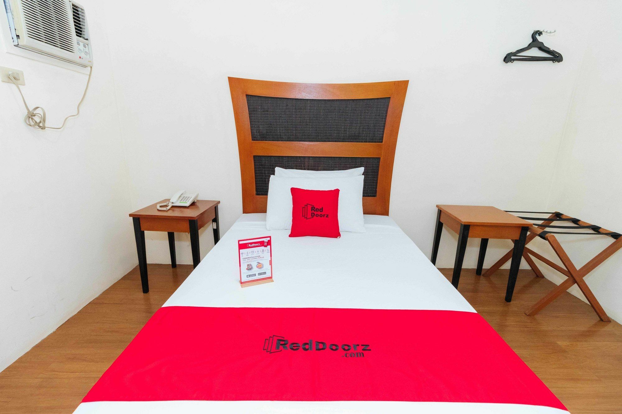Reddoorz @ Amorsolo Makati Μακάτι Εξωτερικό φωτογραφία