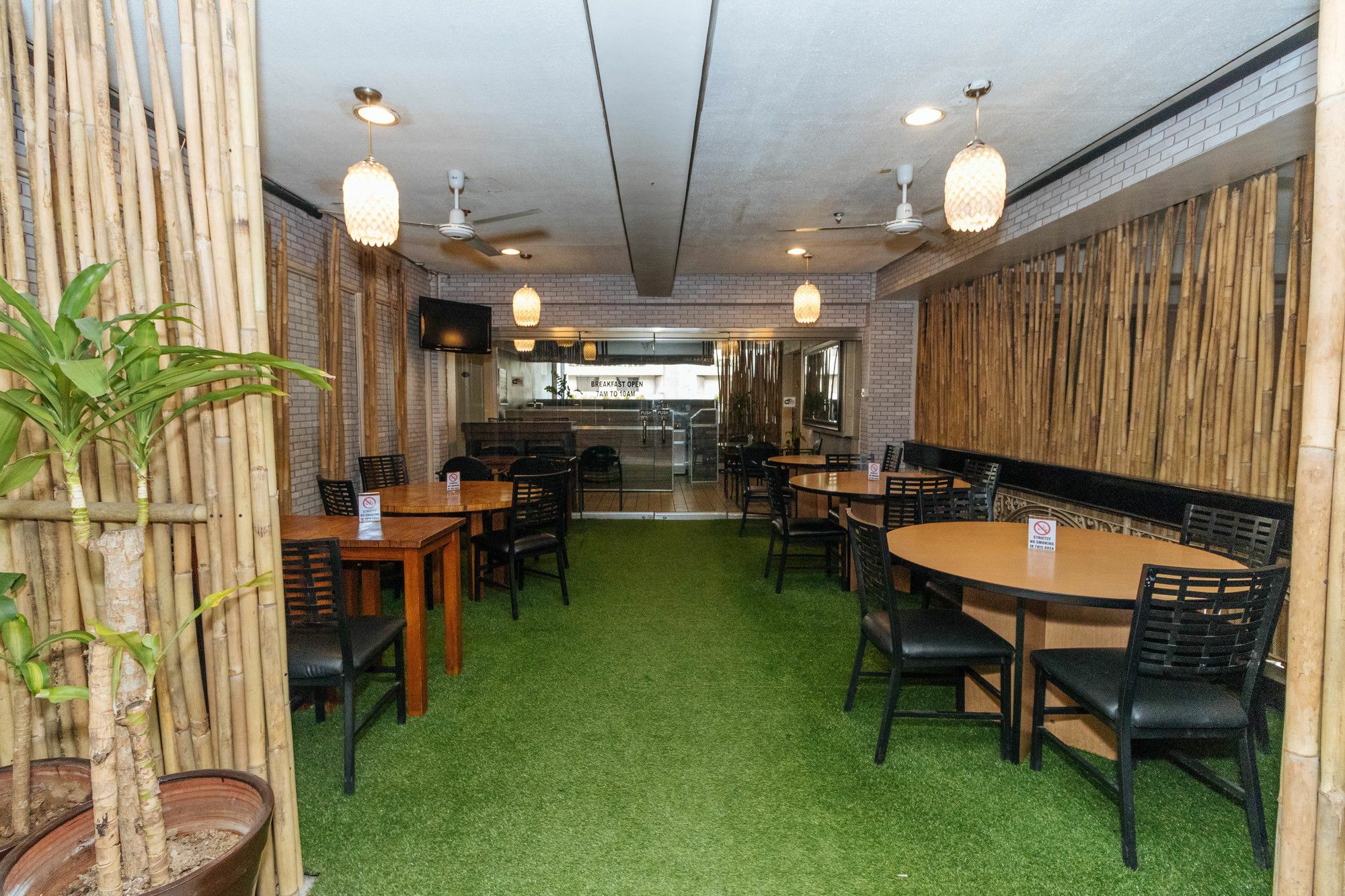 Reddoorz @ Amorsolo Makati Μακάτι Εξωτερικό φωτογραφία